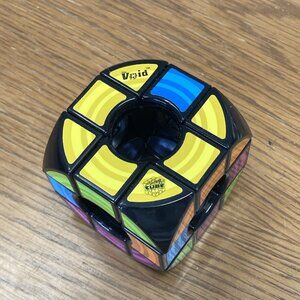 Game Cube | The Official Centerless 3x3 Puzzle Void Cube Very Good Condition